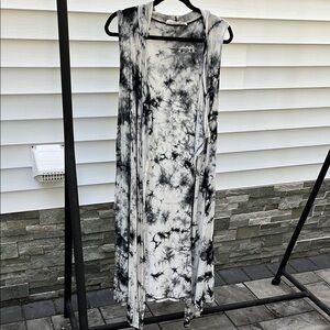Black and White Sleeveless Cowl Neck Maxi Sundress